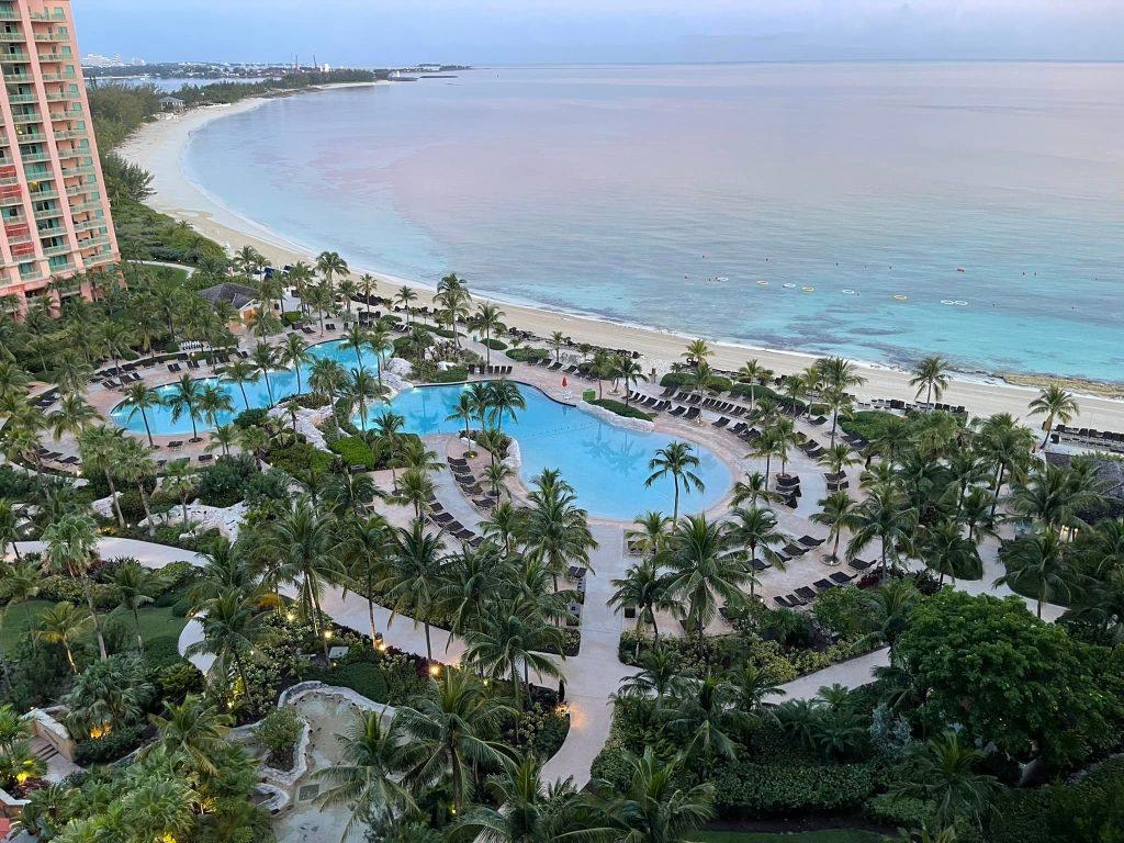 no 1 Best private transportations and tours services in Nassau the Bahamas