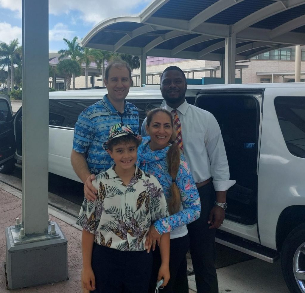 Bahamas Private Transport & Tours bahamian local guide touring the vip guests in nassau