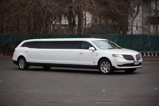 limo luxury transport nassau bahamas best top rated limousine vehicles transfer tour travel pickup rental transportation airport