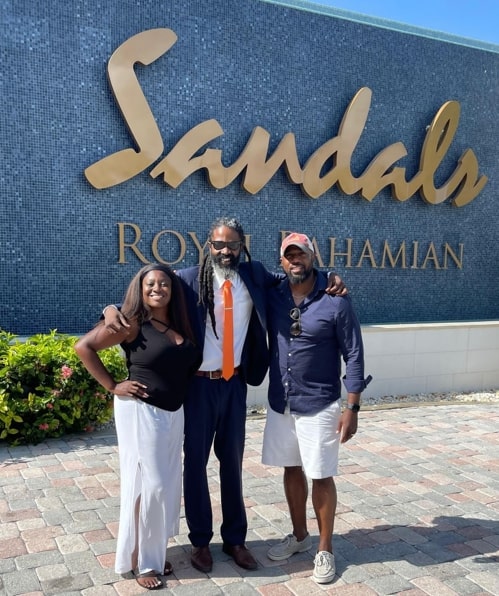 The Bahamian Best Tour Guides in Nassau - Now Book Luxury, Executive and premium Tour, Travel, Transfer, Transportation for your groups & family