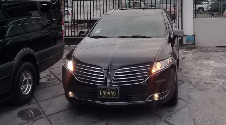 Lincoln MKT Town Car Bookings in Nassau, The Bahamas