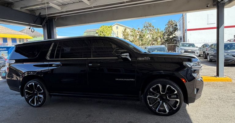 Chevrolet Suburban for Nassau Transportation Airport Transfer Travel Tour Bookings in Nassau, The Bahamas