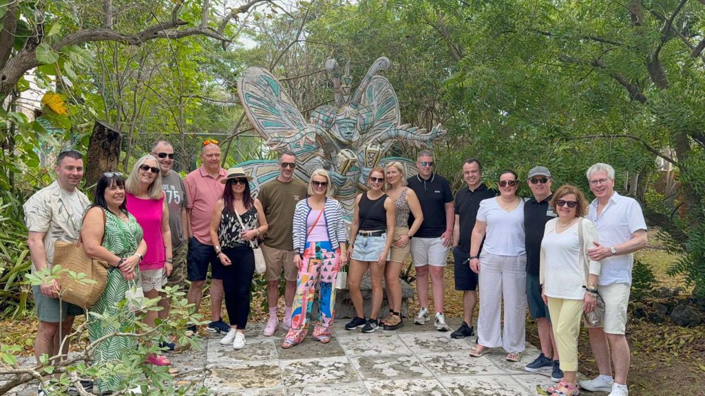 Private and Luxury Group Transfer and Group Tour Options in Nassau, Bahamas
