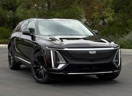 book-private-transfer-on-Cadillac-Lyriq-in-nassau-the-bahamas