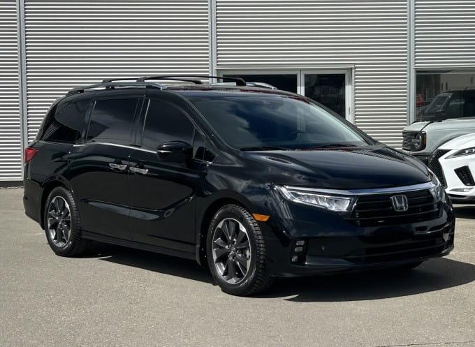 bahamas-private-transport-and-tours-transfer-on-Honda-Odyssey-in-nassau-the-bahamas